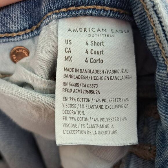 American Eagle Women's Mom Jeans size 4 Short - Picture 7 of 7